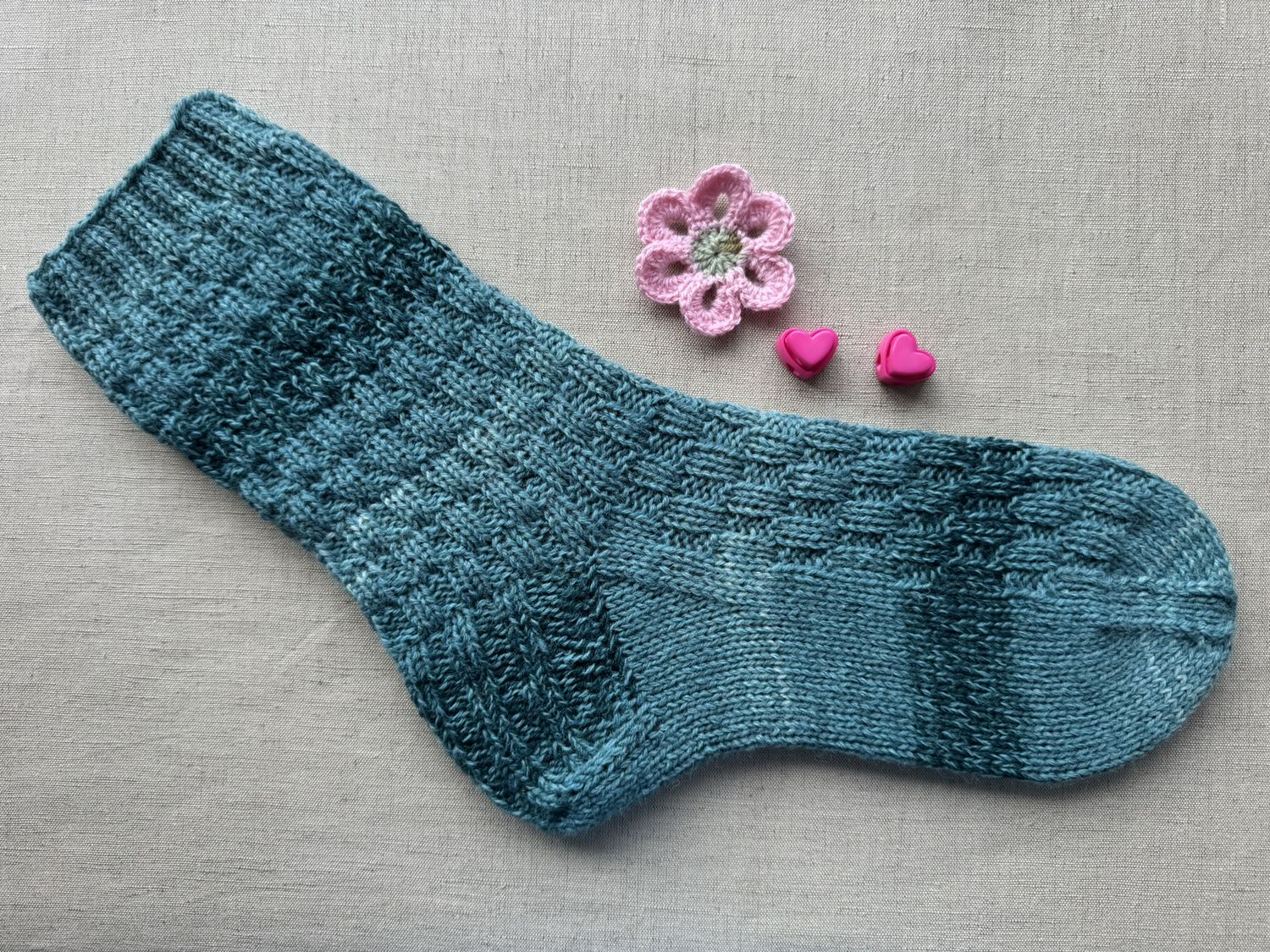 Handgestrickte Socken Tiefsee, Größe 44/45